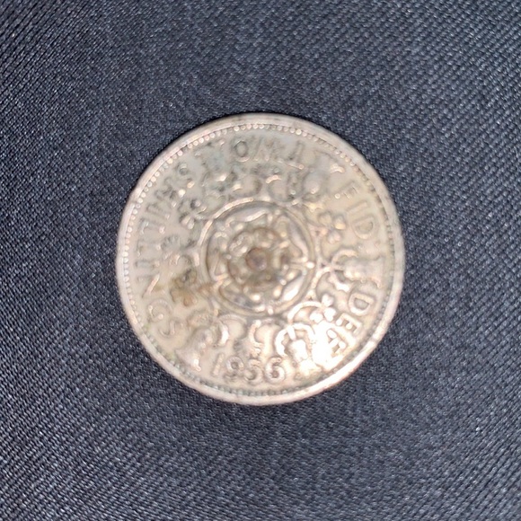 Vintage Coin with Queen Elizabeth II Design 1965 Denmark 🇩🇰 - Picture 2 of 2